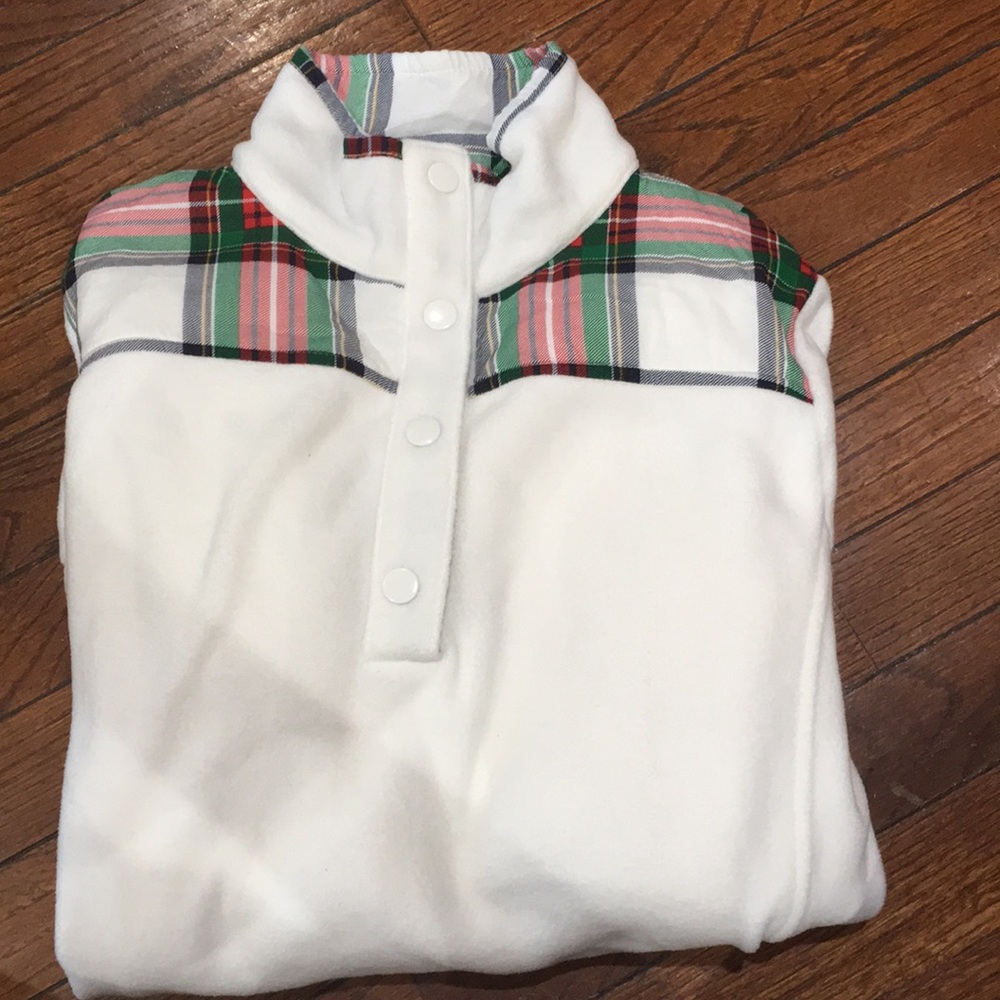 Crown and Ivy pullover